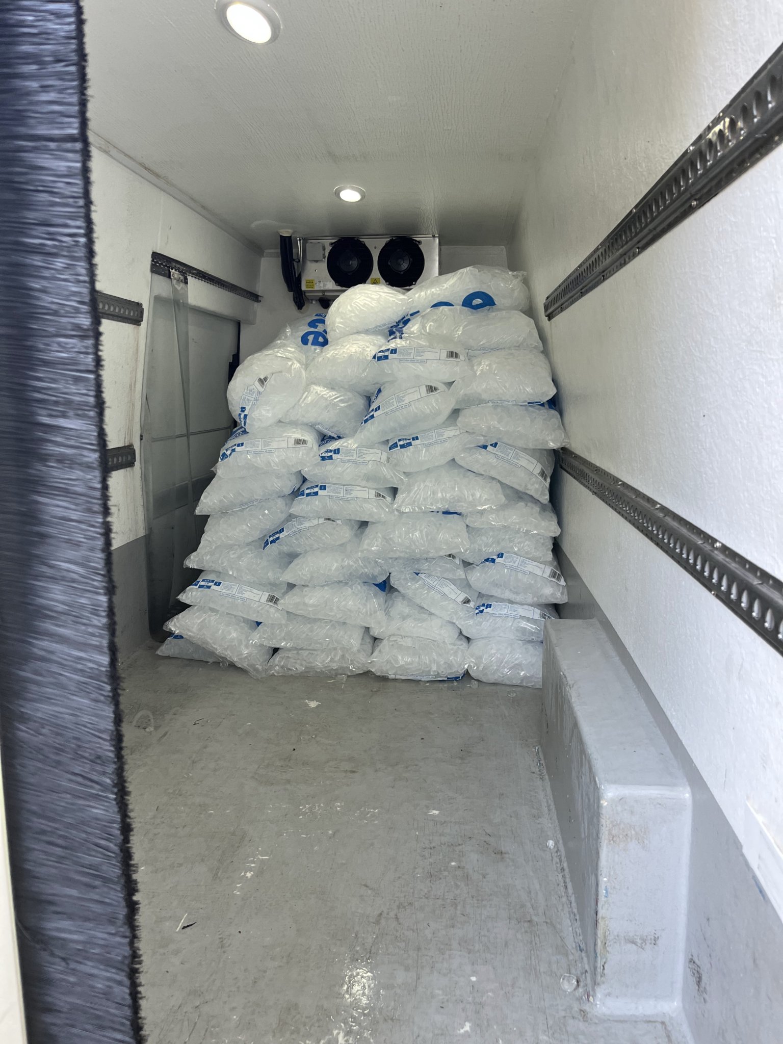 Bulk bags of ice